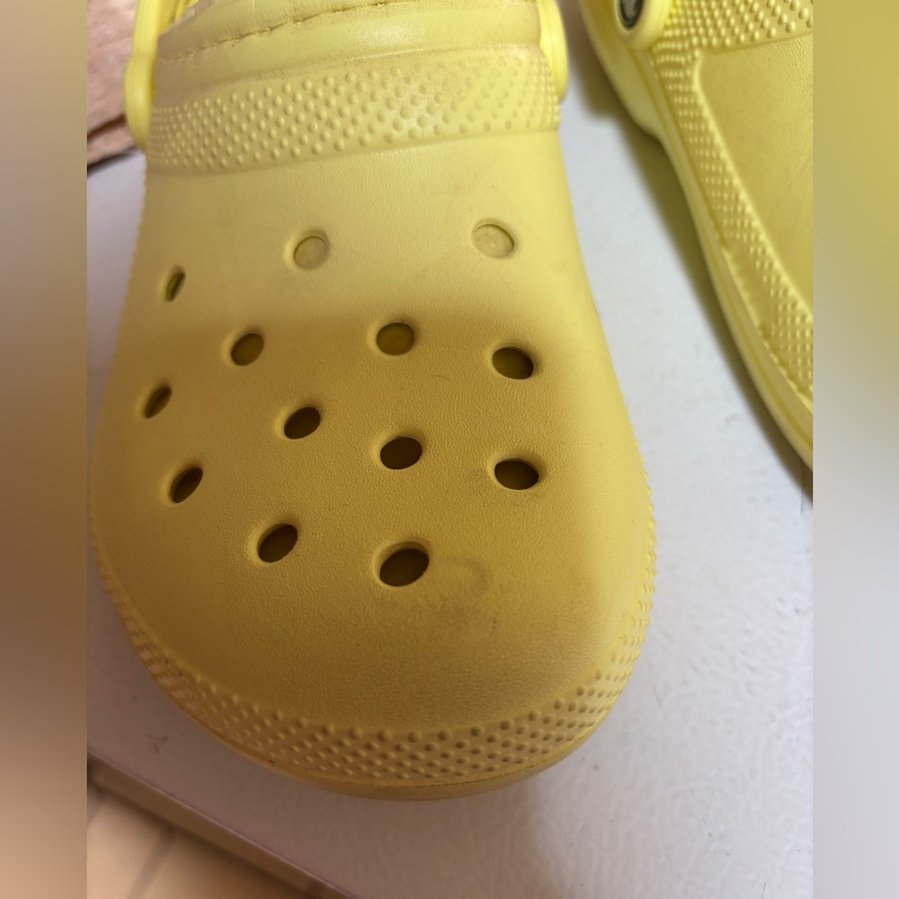 Crocs - Picture 2 of 6